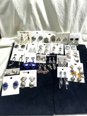 Vtg: BUNDLE of 25 Pairs of Earrings, Various Styles, Sizes , Pierced & Clip On